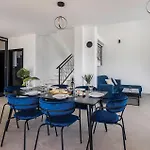 Pet Friendly In 別荘 Žman