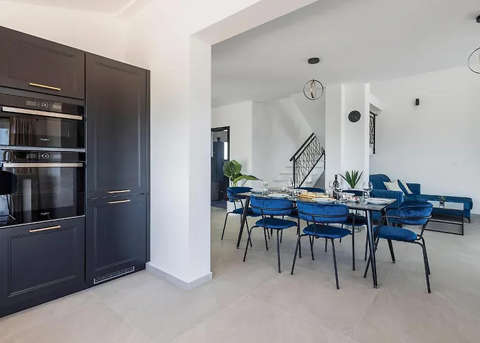 Vakantiehuis Stunning In Žman