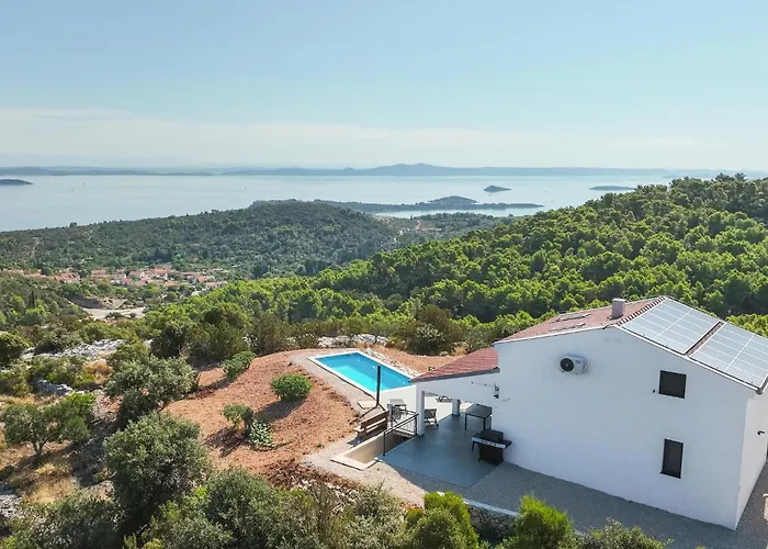 Vakantiehuis Stunning In Žman