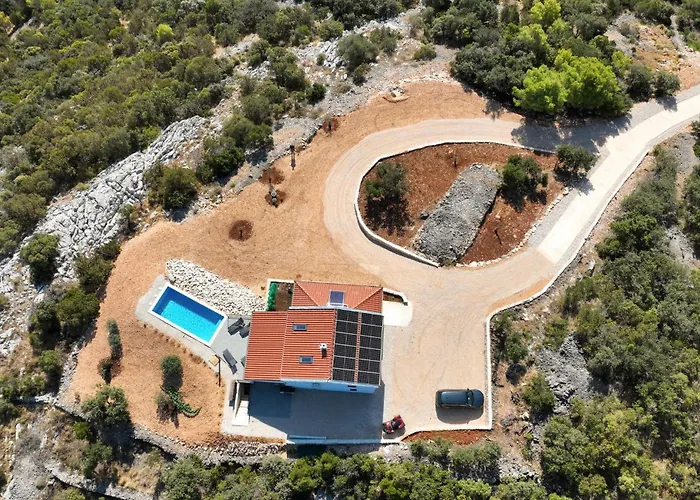 Vakantiehuis Stunning In Žman