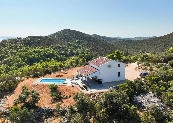 Vakantiehuis Stunning In Žman